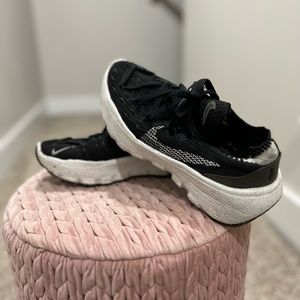 Women blk and grey space hippie 04